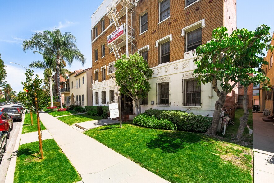 More Photos Of 456 S Cochran Ave, Los Angeles Apartments For Sale