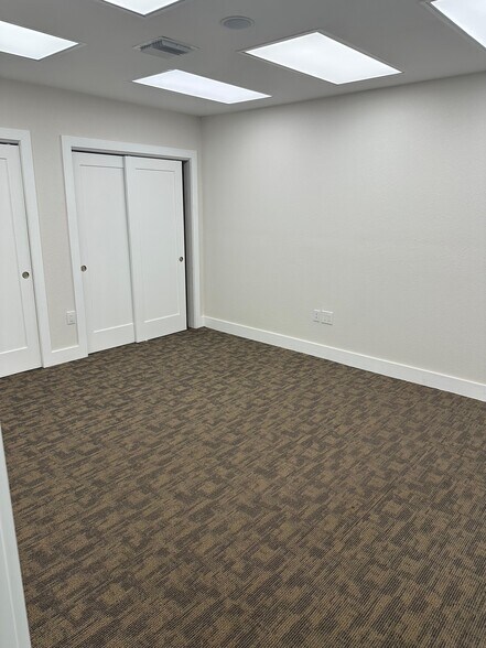 More Photos Of 1157-1161 NW 159th Dr, Miami Warehouse For Lease