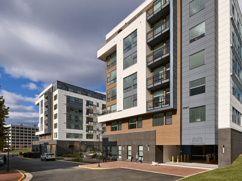 More Photos Of 2311 Dulles Station Blvd, Herndon Apartments For Lease