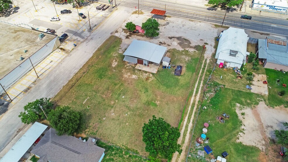More Photos Of 1421 2nd St, Pleasanton Auto Repair For Sale