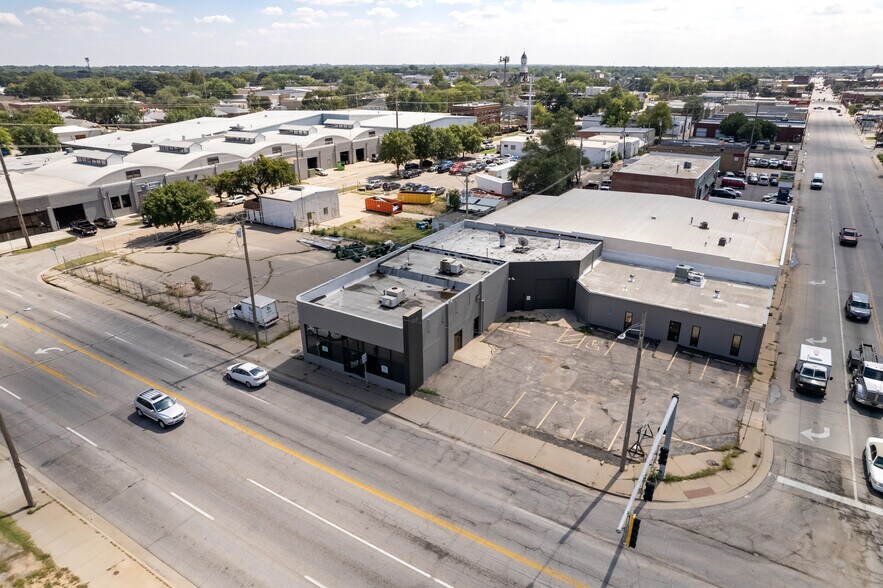 More Photos Of 1001 E Central Ave, Wichita Light Distribution For Lease
