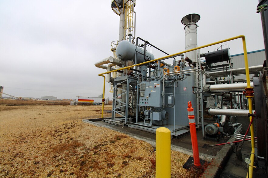 More Photos Of 5640 44th Ave S, Clinton Office For Sale