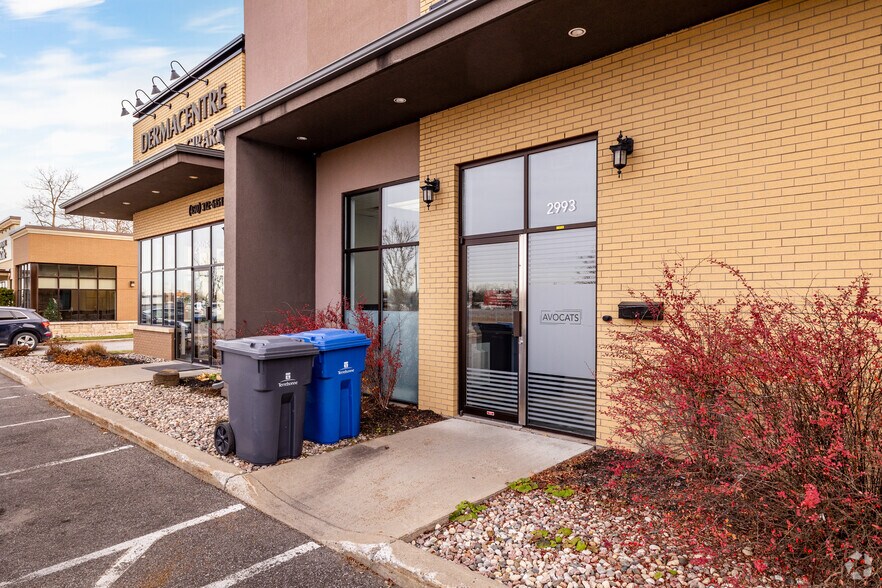 More Photos Of 2991-2993 Boul De La Pinière, Terrebonne Freestanding For Lease