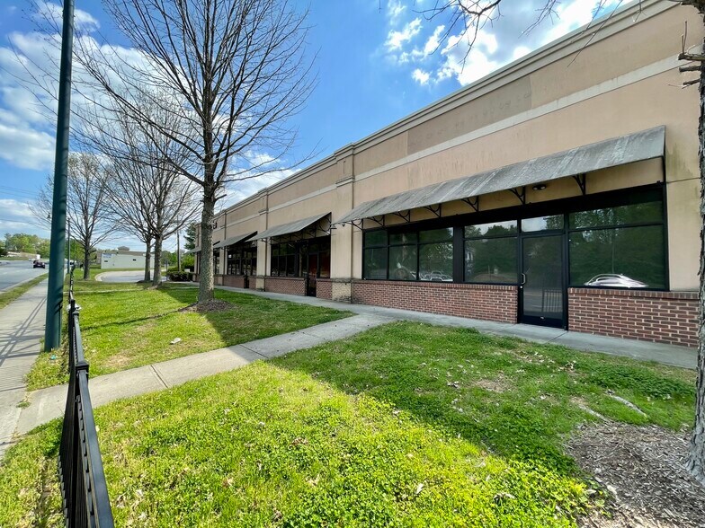 More Photos Of E Innes St, Salisbury Unknown For Lease