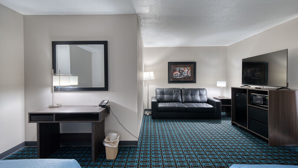 More Photos Of 2600 Whitewood Service Rd, Sturgis Hotel For Sale