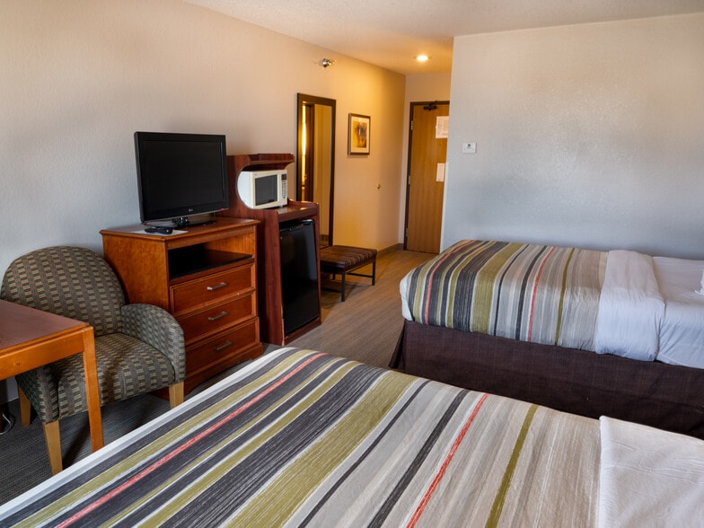 More Photos Of 664 Chase Blvd, Sidney Hotel For Sale