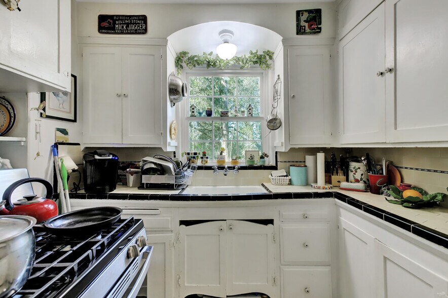 More Photos Of 153 Kenmass Ave, Auburn Apartments For Sale