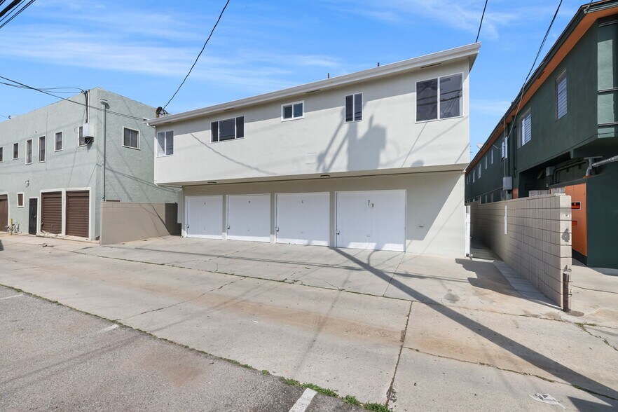 More Photos Of 3020 E 3rd St, Long Beach Apartments For Sale