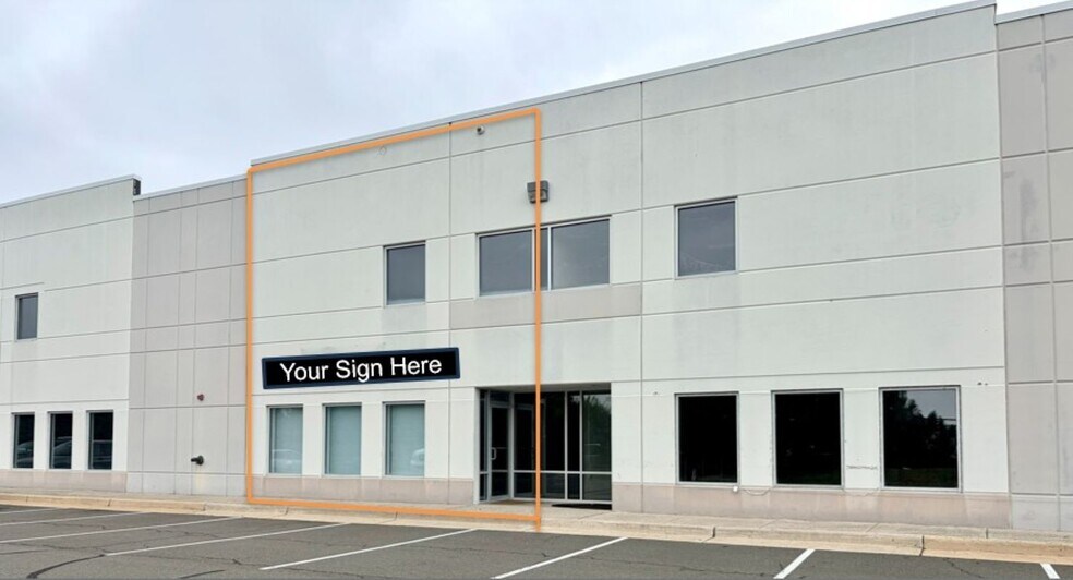 More Photos Of 22821 Silverbrook Center Dr, Sterling Showroom For Lease
