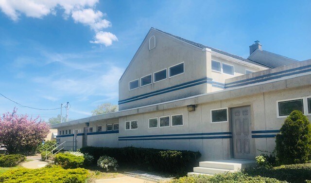 More Photos Of 111 Carleton Ave, Islip Terrace Medical For Lease