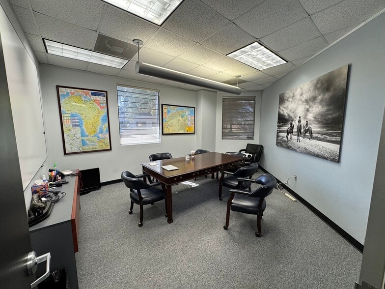 More Photos Of 1175-1179 Brittmoore Rd, Houston Warehouse For Sale