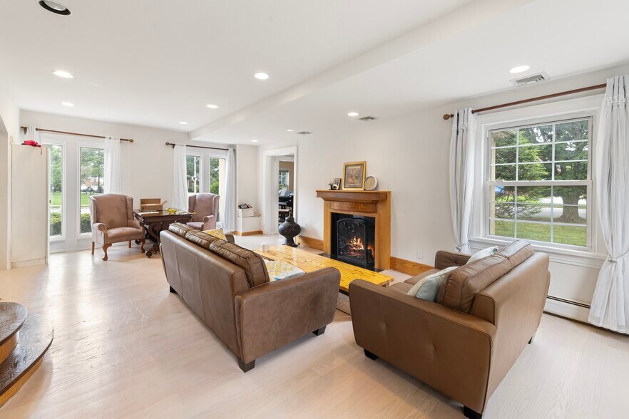 More Photos Of 61 Glenwood Rd, Englewood Office For Sale