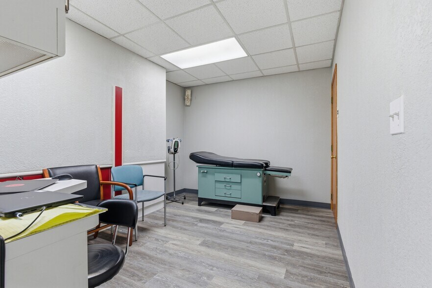 More Photos Of 1013 S Federal Blvd, Denver Office For Lease