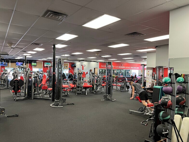 More Photos Of 1530-1540 Tramway Blvd NE, Albuquerque Storefront Retail Office For Sale