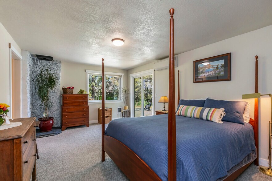 More Photos Of 61212 Obernolte Rd, Bend Specialty For Sale