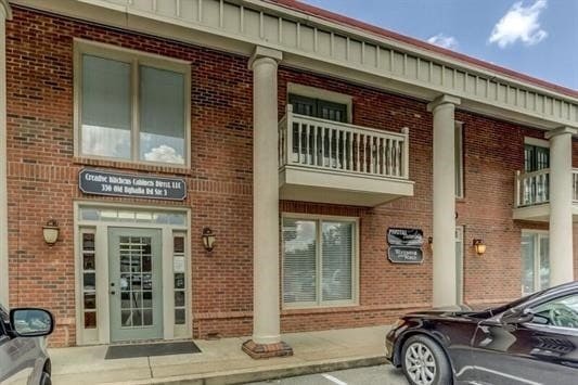 More Photos Of 366 New Byhalia Rd, Collierville Medical For Lease