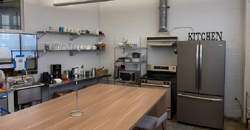 More Photos Of 283 4th St, Oakland Loft Creative Space For Sale