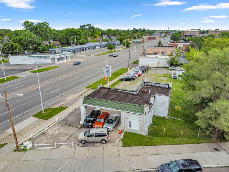 More Photos Of 14760 Gratiot Ave, Detroit Specialty For Sale