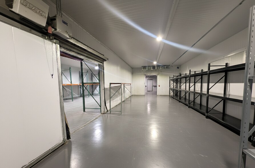 More Photos Of 295B WindyBush, New Hope Distribution For Lease