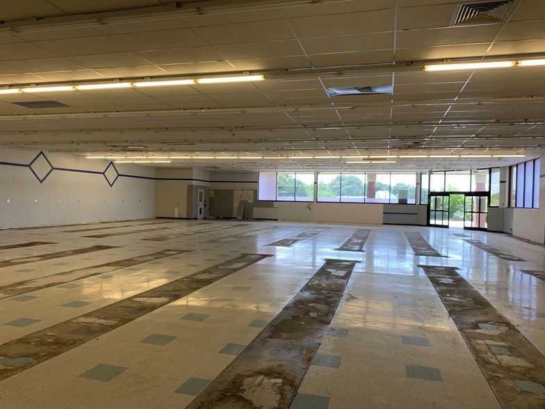 More Photos Of 3741 Highway 14, Millbrook Drugstore For Sale