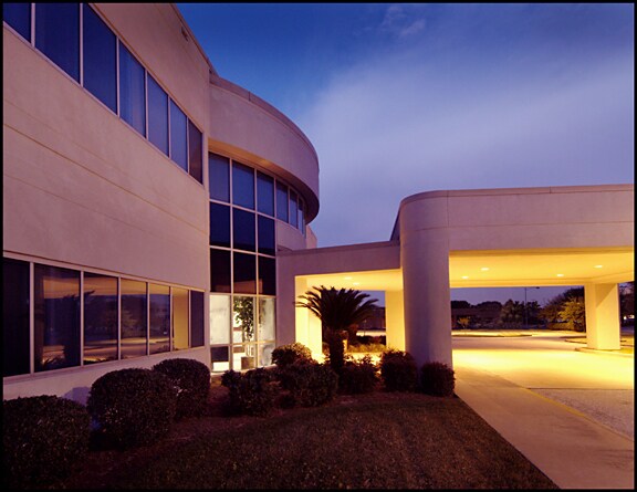 More Photos Of 4102 Woodlawn Ave, Pasadena Medical For Lease