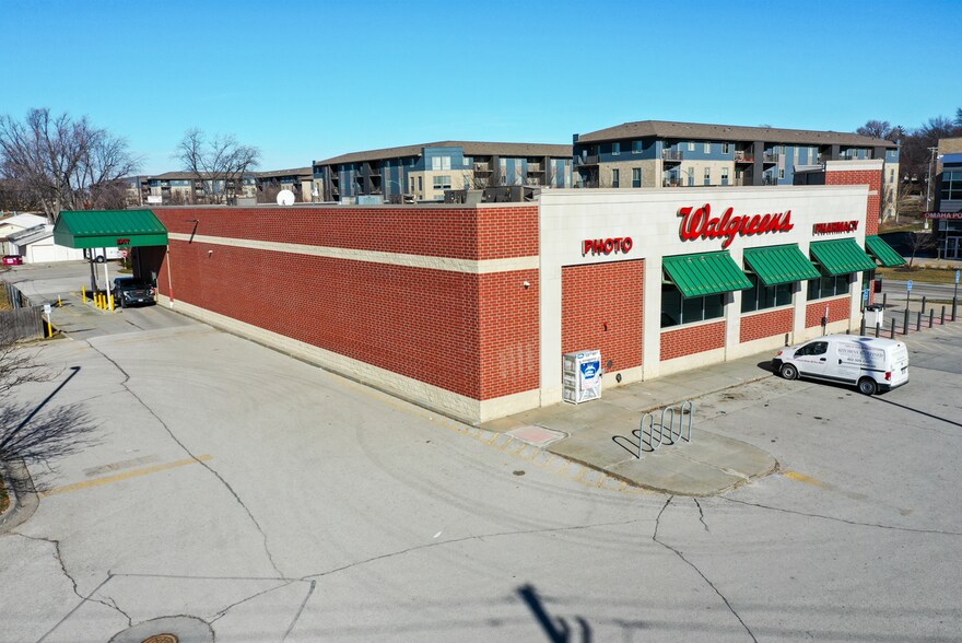 More Photos Of 13510 Q St, Omaha Drugstore For Sale
