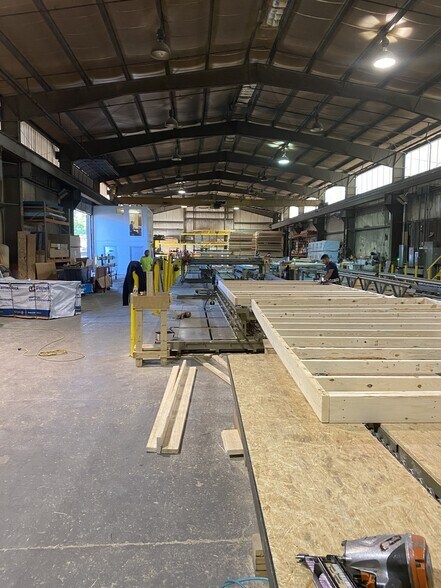 More Photos Of 25 Wareham St, Middleboro Warehouse For Lease