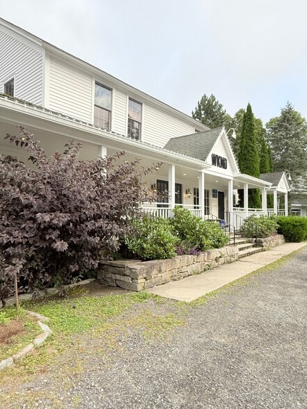 Primary Photo Of 4 Cornwall Rd, Warren Unknown For Lease