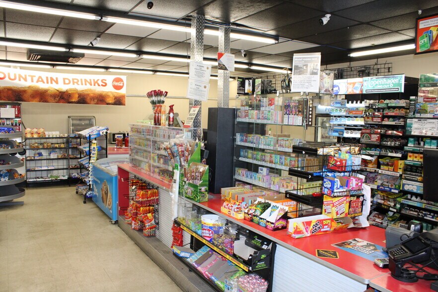 More Photos Of 4362 Government Blvd, Mobile Convenience Store For Sale