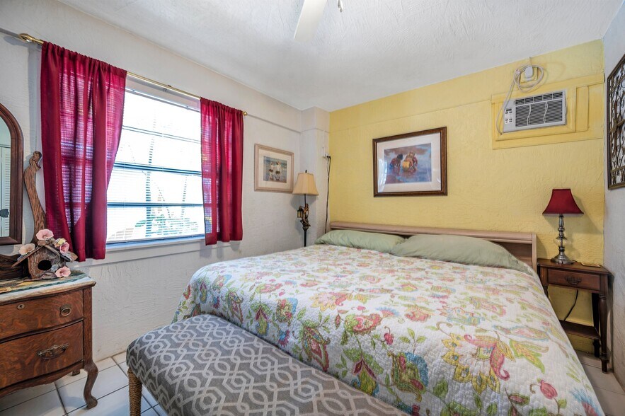 More Photos Of 1803 Gulf Blvd, Indian Rocks Beach Hotel For Sale