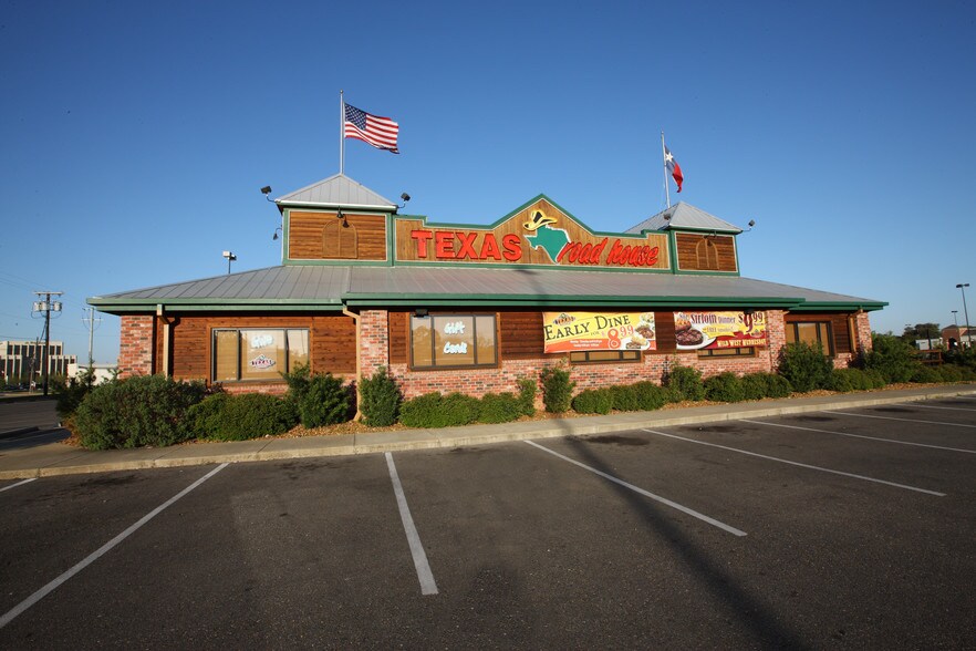 More Photos Of 1400 MacArthur Dr, Alexandria Storefront For Lease