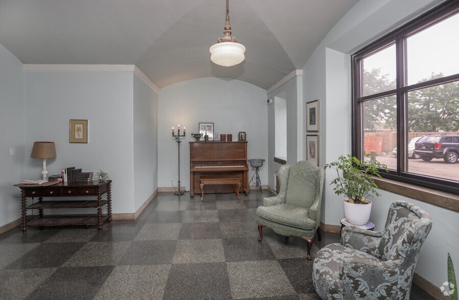 More Photos Of 28 E 16th St, Indianapolis Apartments For Lease