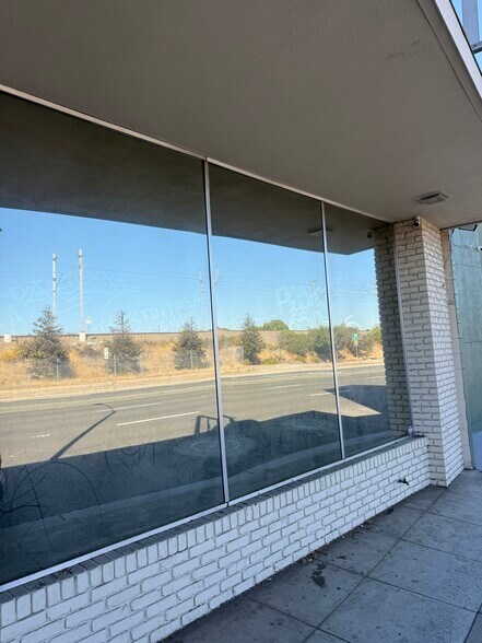 More Photos Of 1148 El Camino Real, San Carlos Storefront For Lease