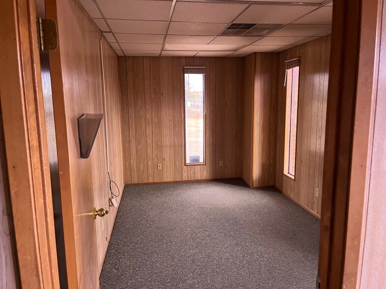 More Photos Of 2715 S County Road 1206, Midland Industrial For Lease