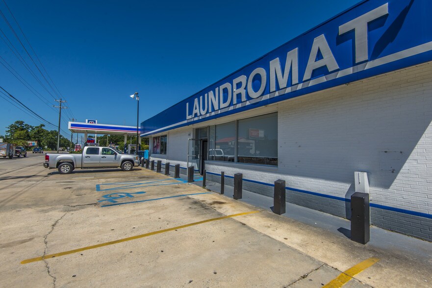 More Photos Of 1950 N Main St, Summerville Convenience Store For Sale