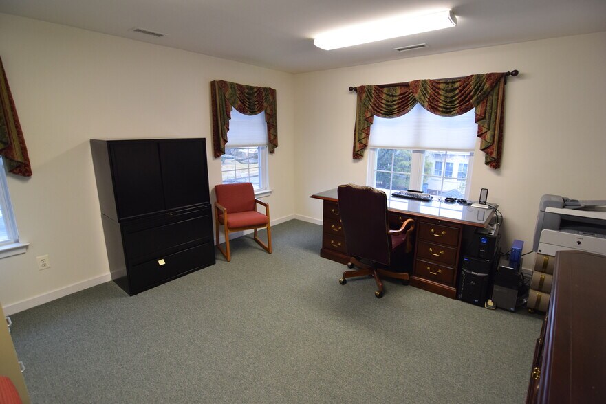 More Photos Of 174 W State St, Doylestown Freestanding For Sale