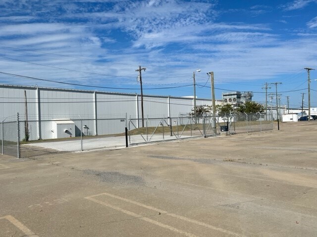 More Photos Of 7140 Centennial Pl, Nashville Distribution For Lease