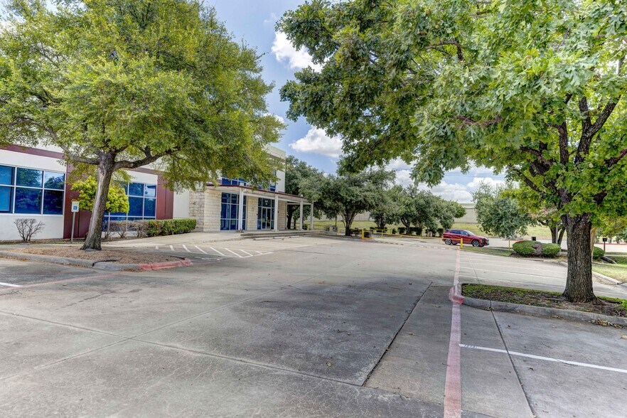 More Photos Of 9100 Hwy 290 E, Austin Research And Development For Sale