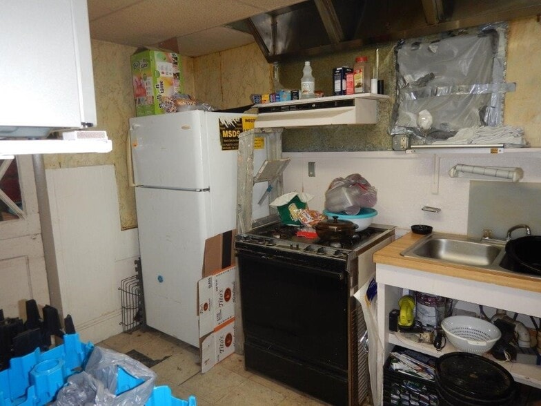 More Photos Of 354 Tiogue Ave, Coventry Restaurant For Sale