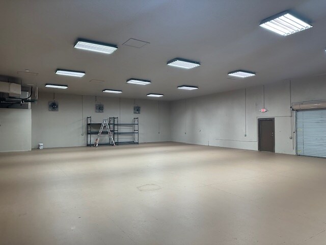 More Photos Of 718 60th Street Ct E, Bradenton Auto Repair For Sale