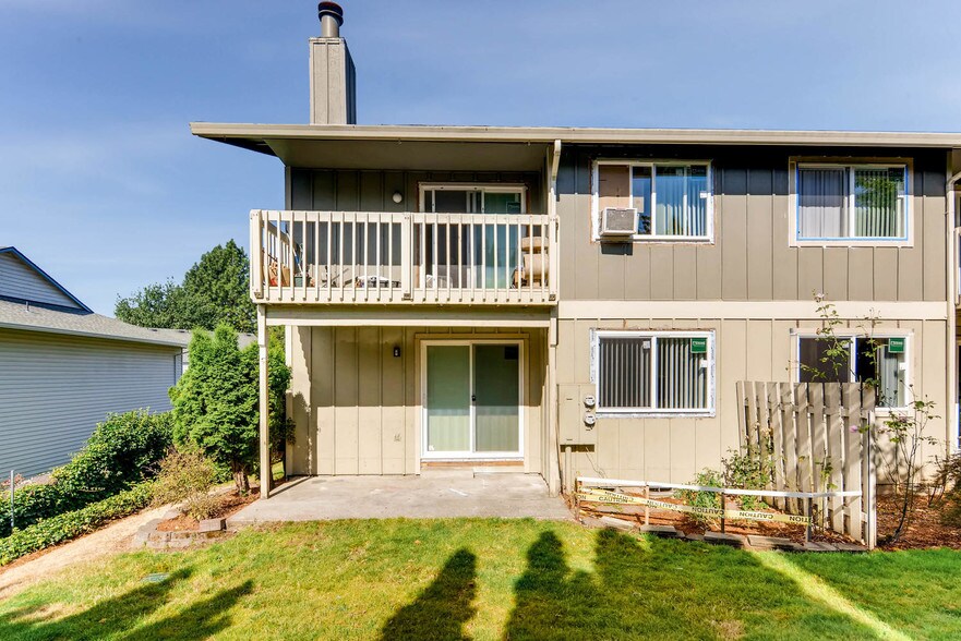 More Photos Of 2628 NE Red Sunset Dr, Gresham Apartments For Sale