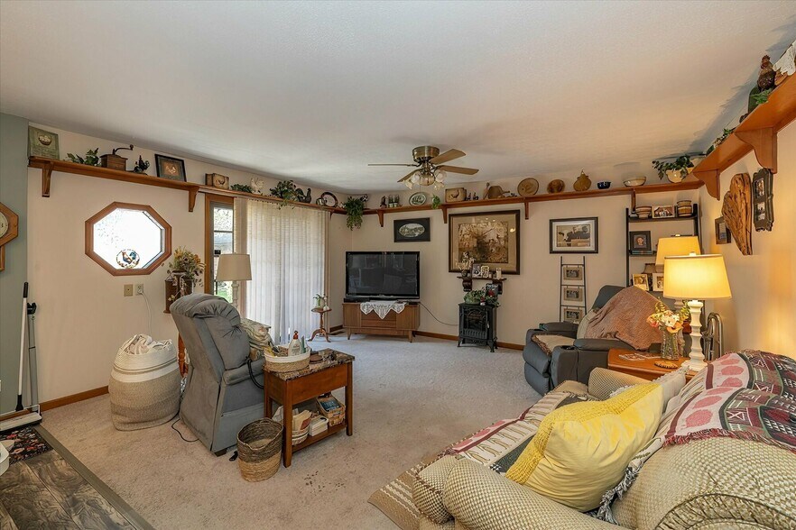More Photos Of 714 College Dr, Anderson Apartments For Sale