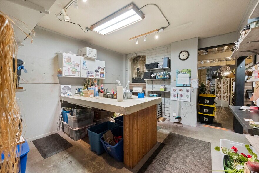 More Photos Of 116 W 3rd St, Brookston Storefront Retail Office For Sale