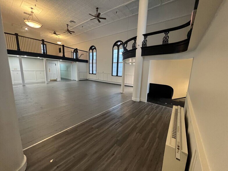More Photos Of 45 Pearl St, Portsmouth Office For Lease