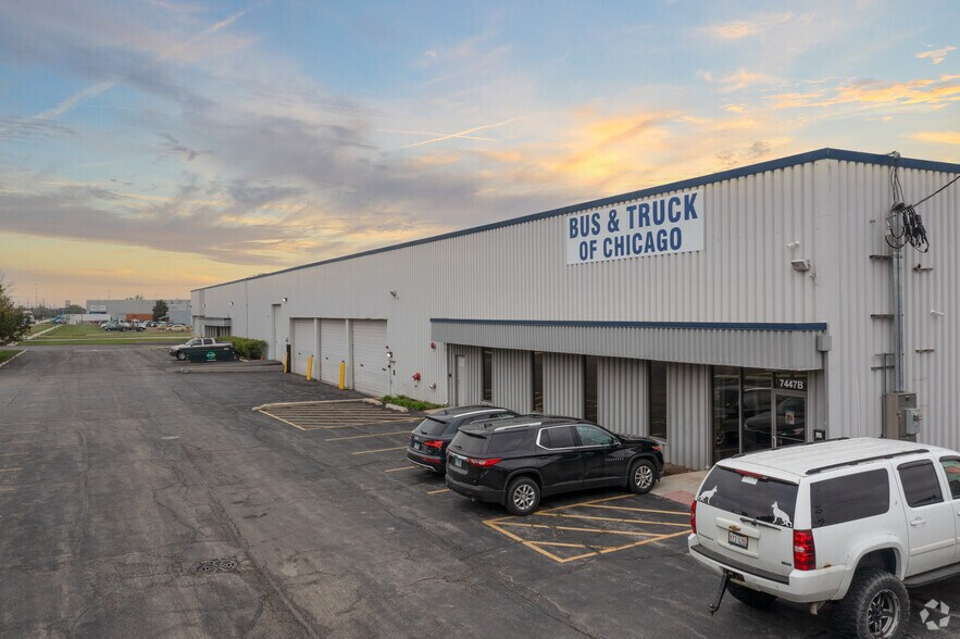 7447 S Central Ave, Bedford Park, IL 60638 Industrial For Lease