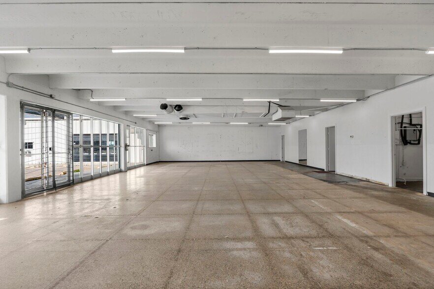 More Photos Of 5421 Grissom Rd, San Antonio Storefront For Lease