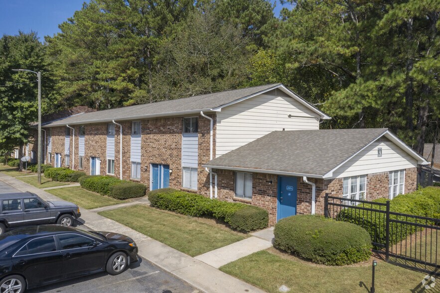More Photos Of 1991 Delowe Dr SW, Atlanta Apartments For Sale