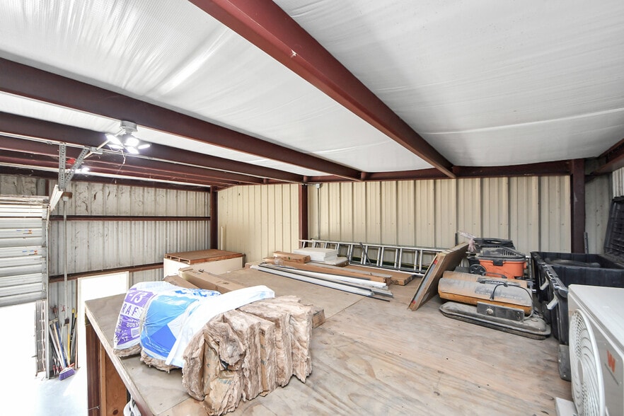 More Photos Of 1027 Aldine Bender Rd, Houston Warehouse For Lease