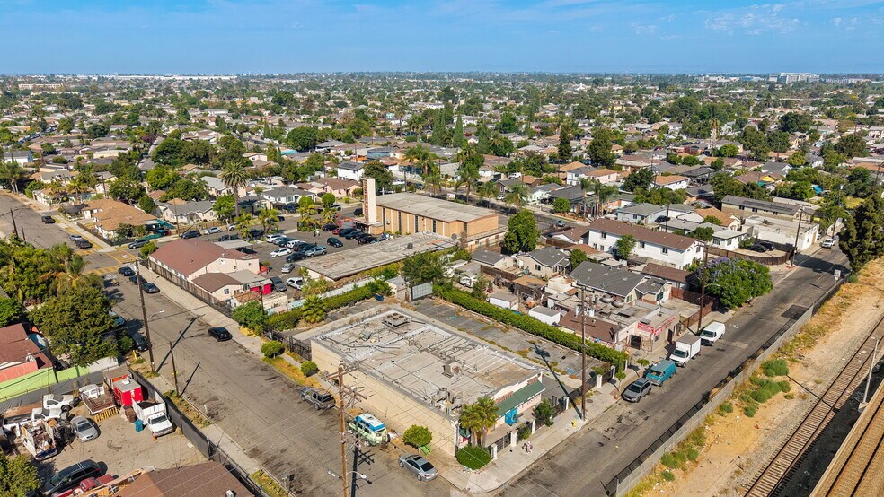 More Photos Of 1709 N Willowbrook Ave, Compton Supermarket For Sale