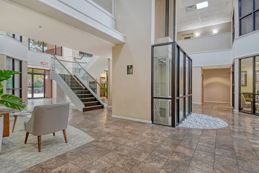 More Photos Of 3639-3711 Cortez Rd W, Bradenton Office For Lease